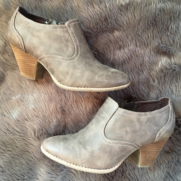 dr scholls gray booties